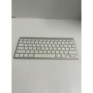 APPLE MAGIC KEYBOARD / 1st GENERATION / A1314 / MC184LL/B / BLUETOOTH